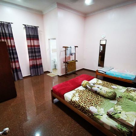 Amera Homestay Cukai エクステリア 写真